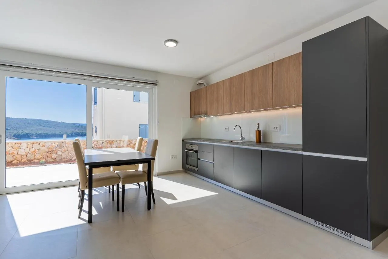 Sea Paradise Cres Apartment